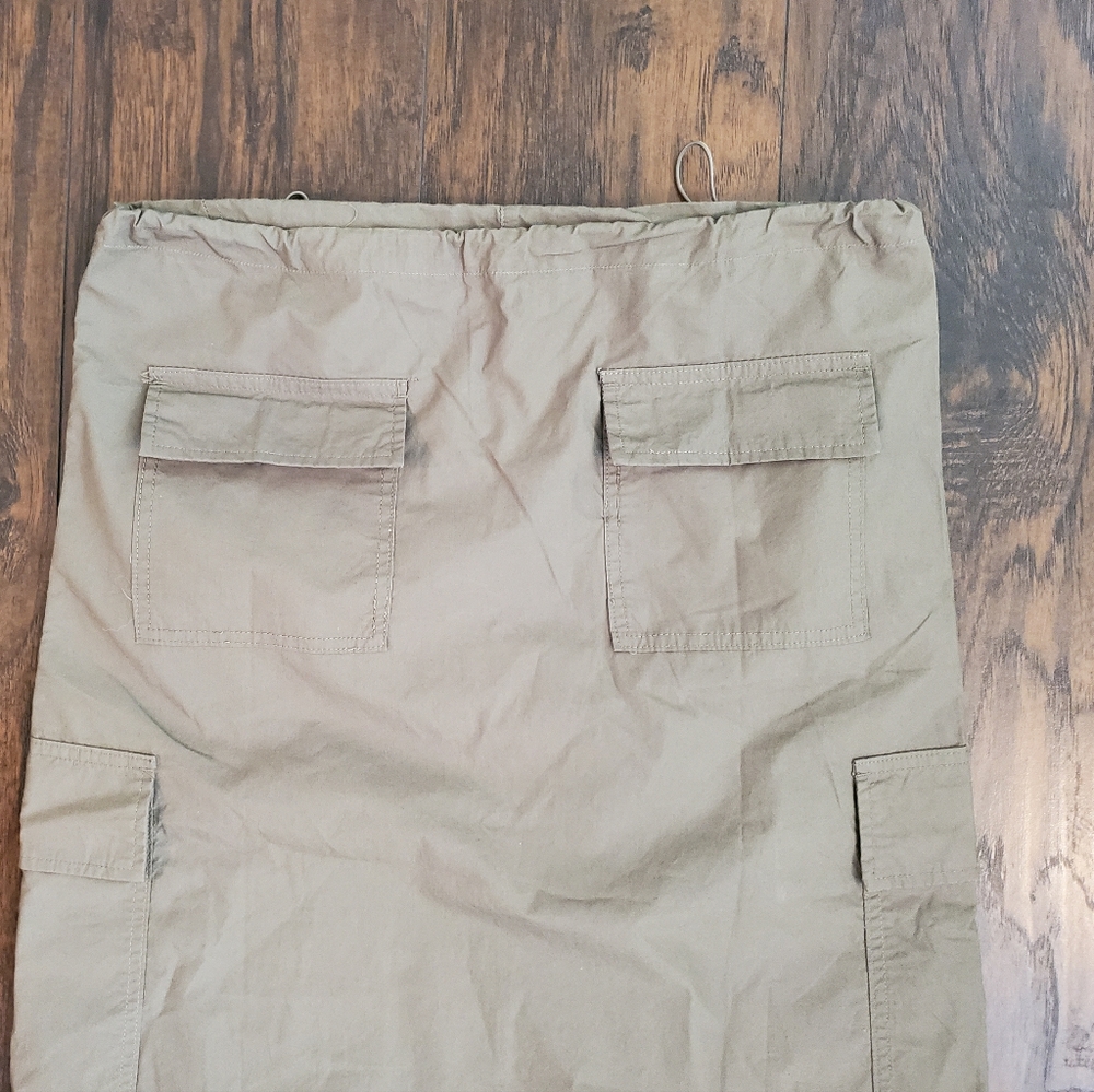 Hunter & Brown NWT Parachute Cargo Midi Skirt Adjustable Green Khaki Size S - Picture 6 of 10